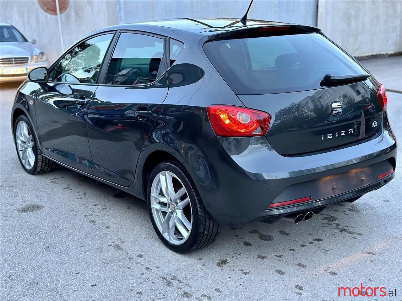 2011' SEAT Ibiza photo #4