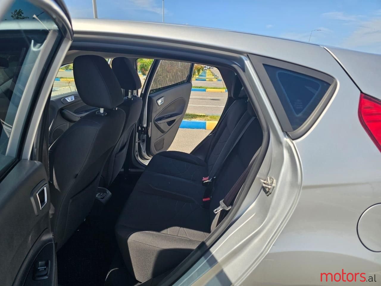 2013' Ford Fiesta photo #5