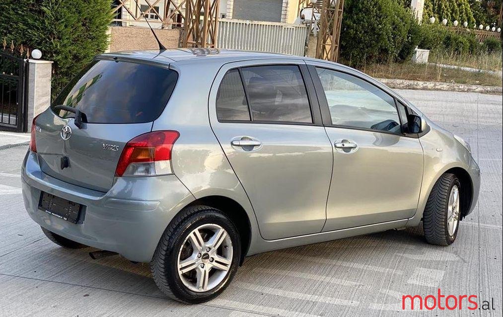 2009' Toyota Yaris photo #1