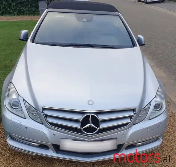 2011' Mercedes-Benz E-Class Cabrio E220 photo #4