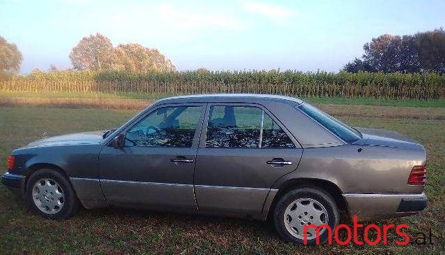 1992' Mercedes-Benz 300 photo #1