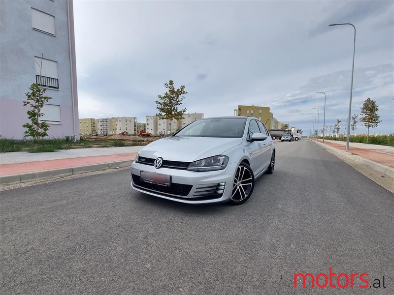 2016' Volkswagen Golf photo #3