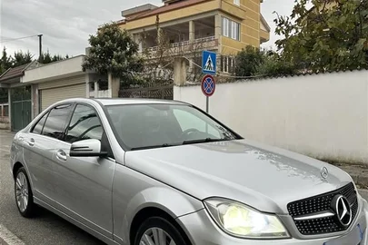 2007' Mercedes-Benz C 220
