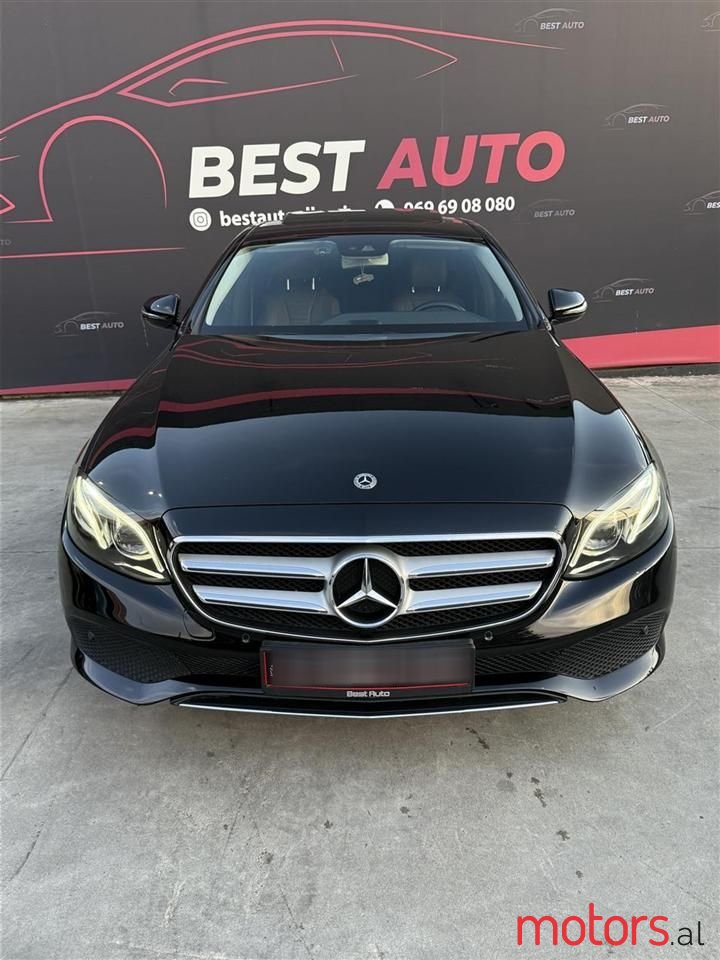2019' Mercedes-Benz E 220 photo #2