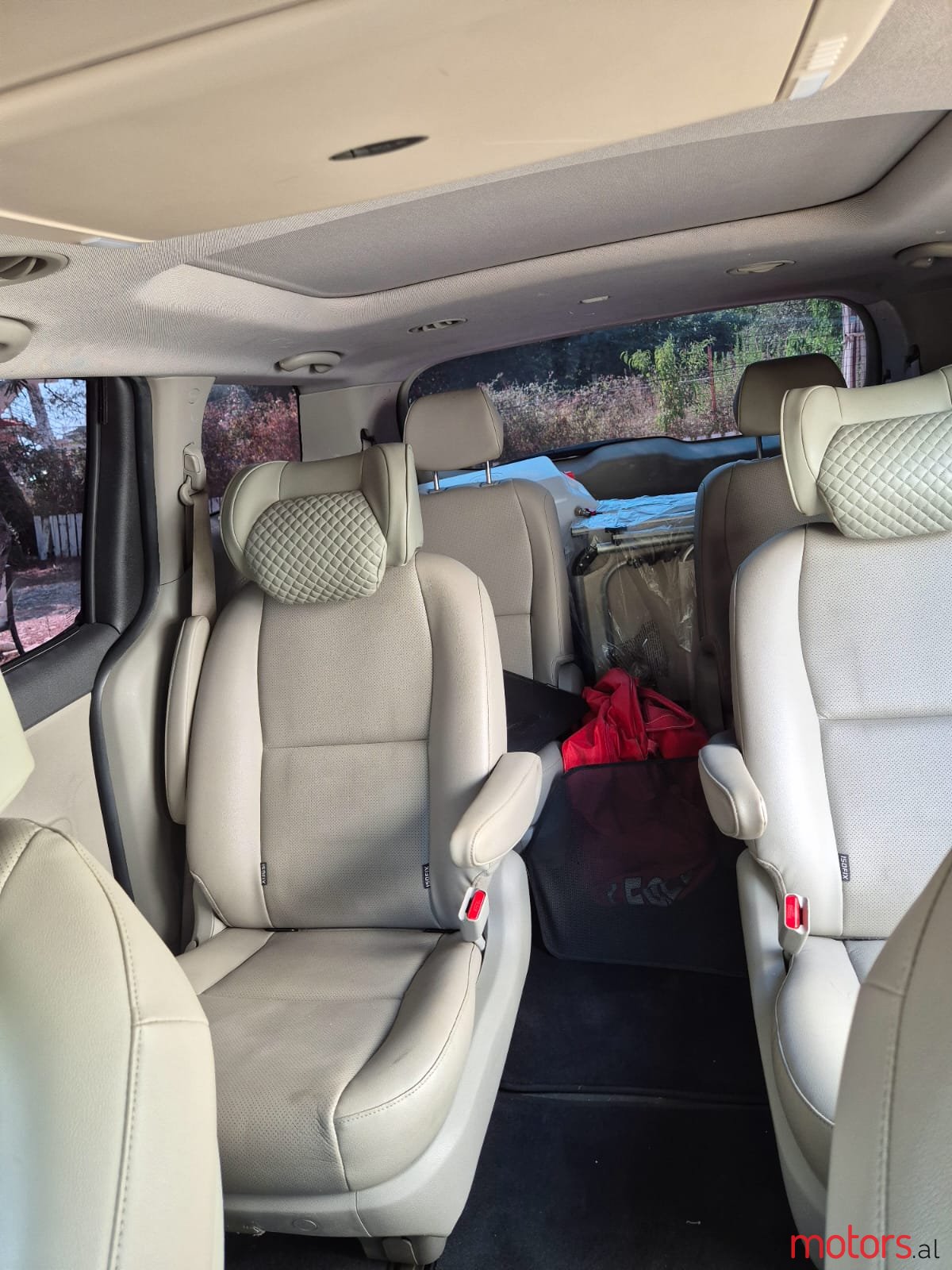 2015' Kia Carnival photo #6