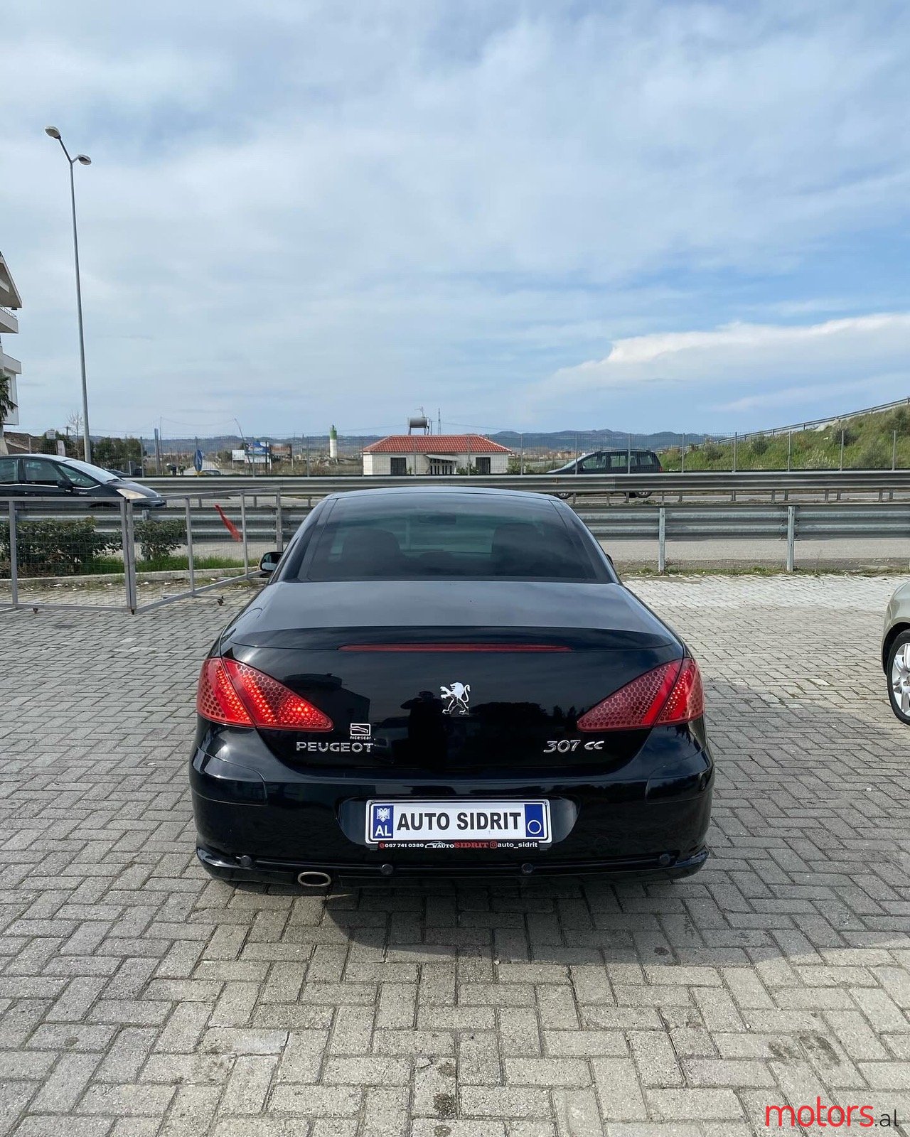 2008' Peugeot photo #2