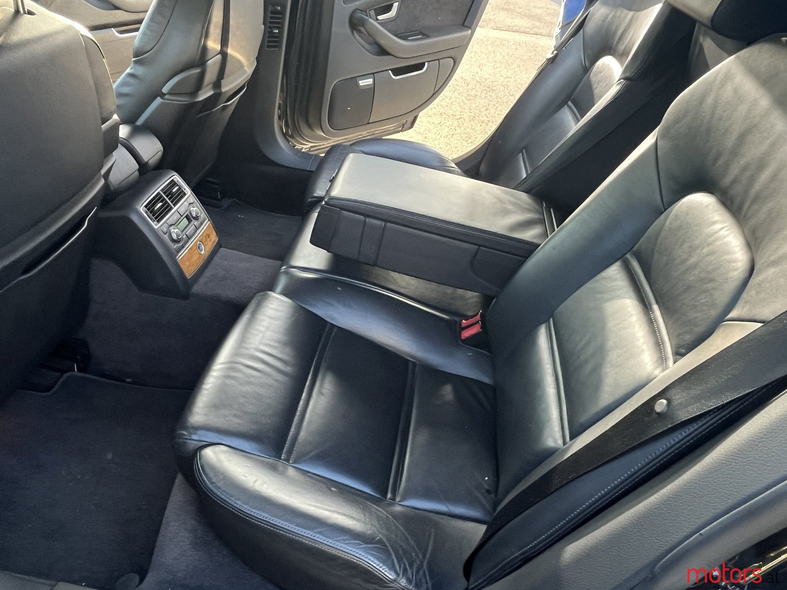 2009' Audi A8 photo #5