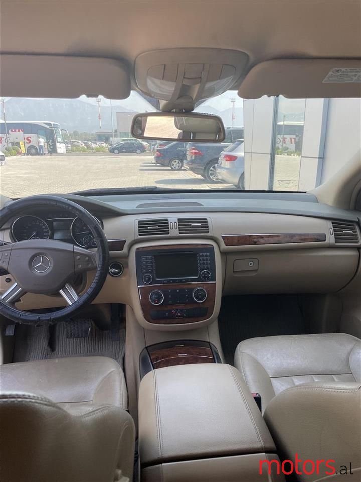 2009' Mercedes-Benz R 320 photo #3