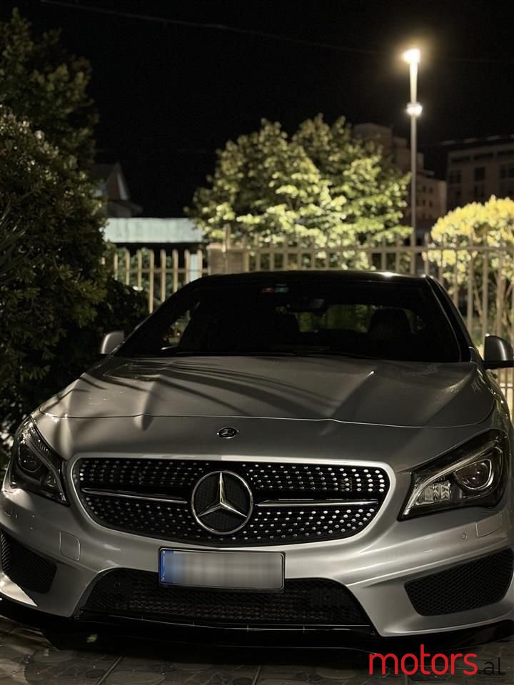 2013' Mercedes-Benz CLA 250 photo #5