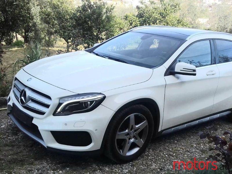 2014' Mercedes-Benz GLA 220 photo #2