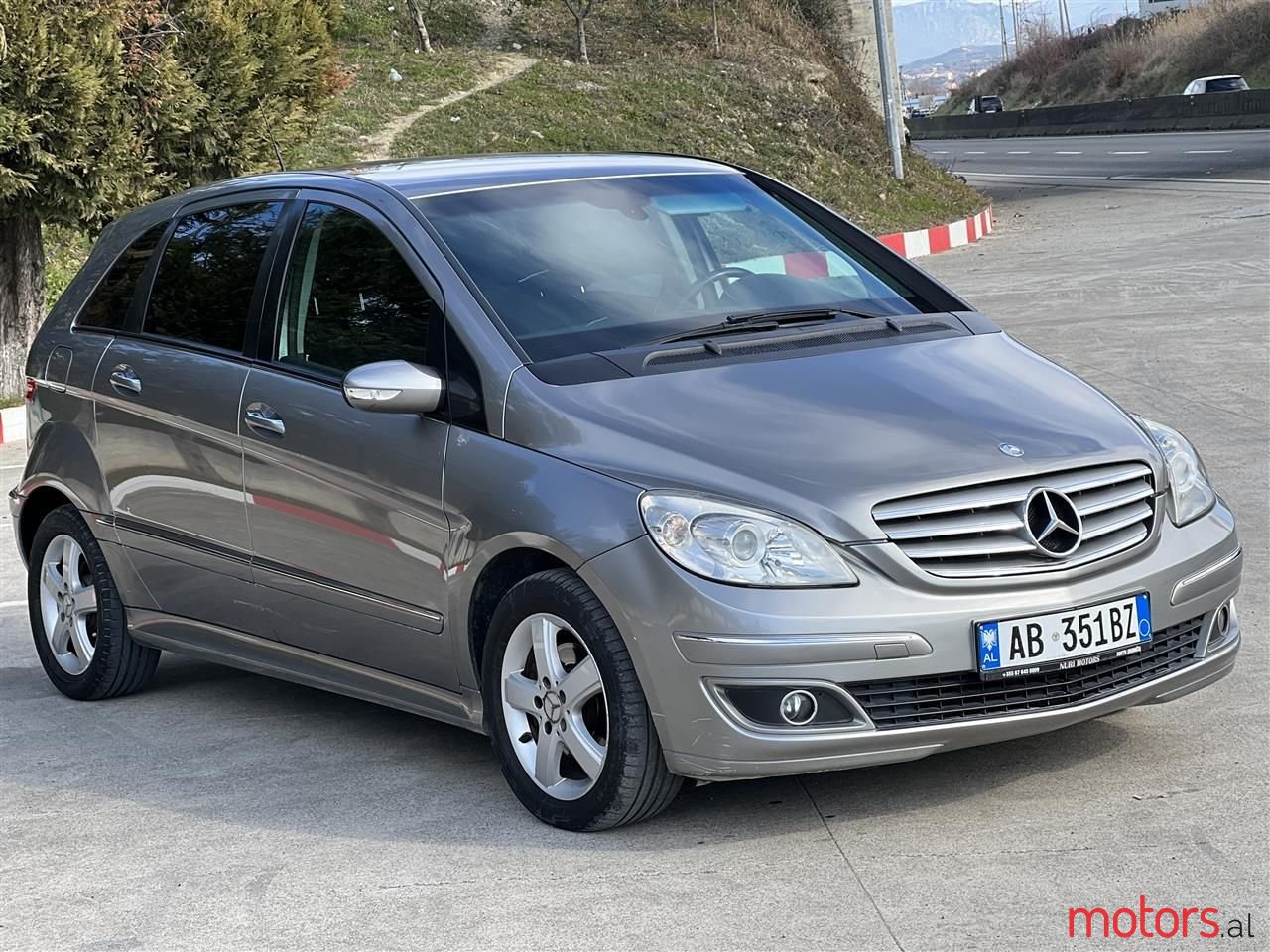2005' Mercedes-Benz B 180 photo #1