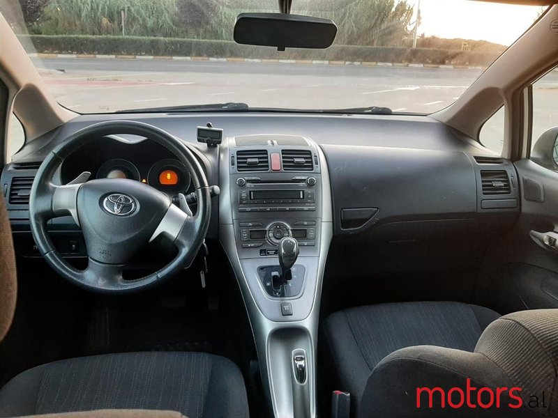 2008' Toyota Auris photo #4