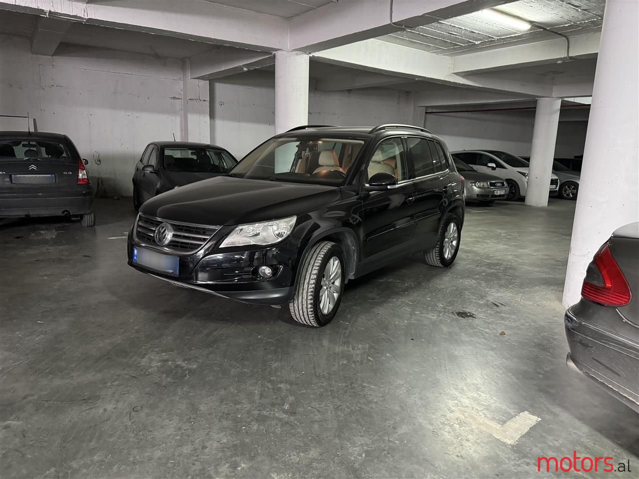 2008' Volkswagen Tiguan photo #1