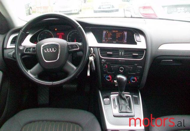 2010' Audi A4 photo #2