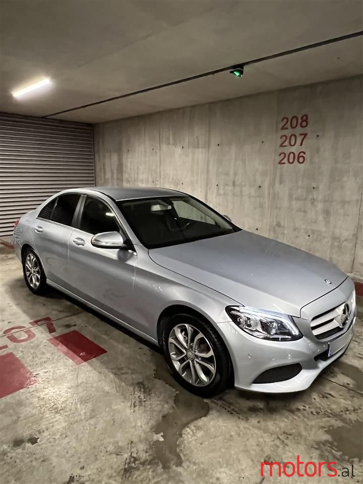 2015' Mercedes-Benz 220 photo #5