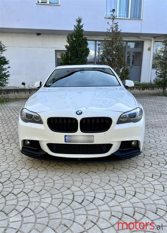 2011' BMW 525 photo #5