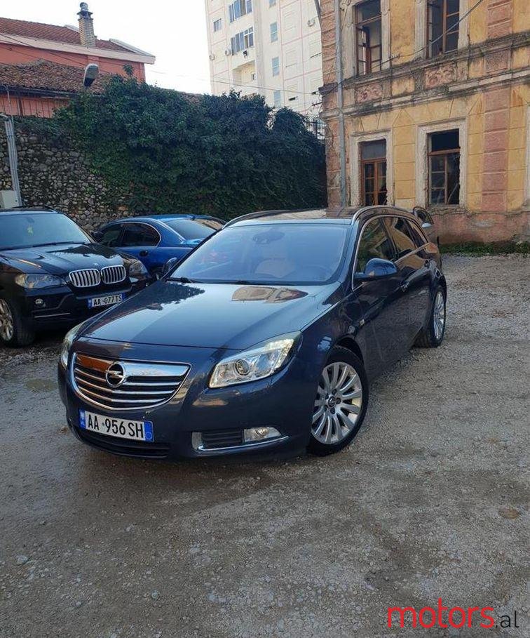 2010' Opel Insignia photo #1