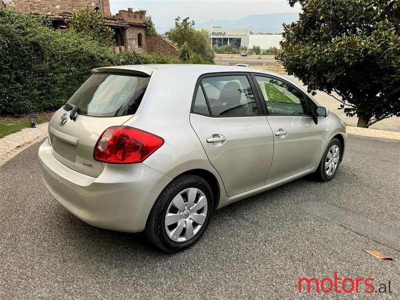 2009' Toyota Auris photo #4