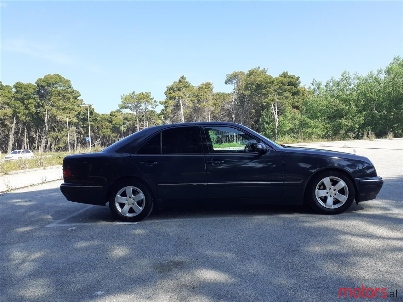 2001' Mercedes-Benz 220 photo #6