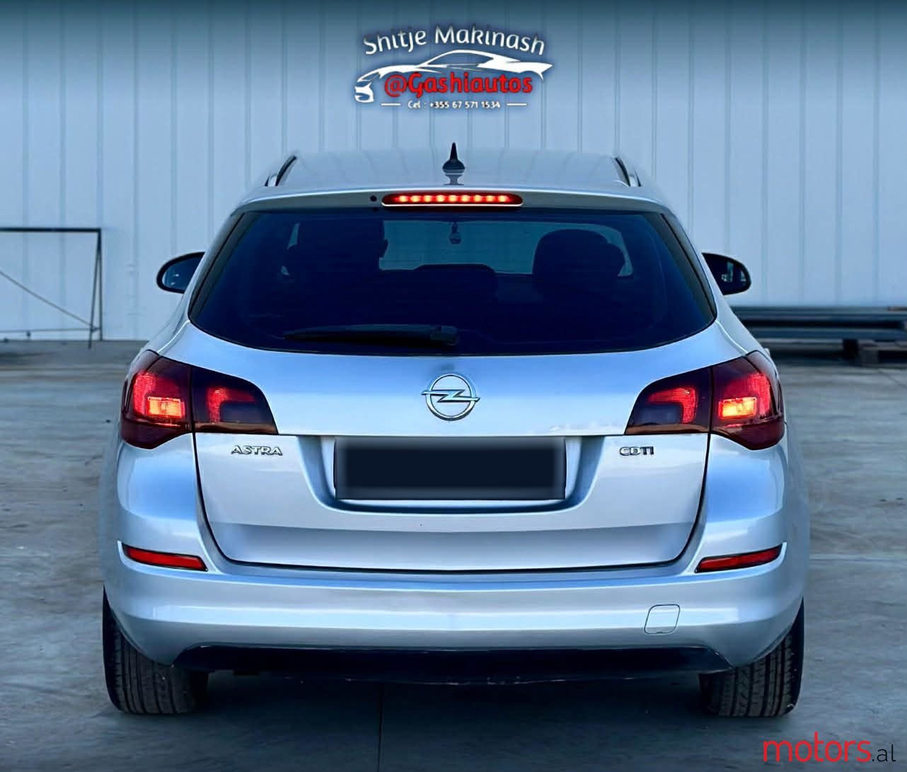 2012' Opel Astra photo #5