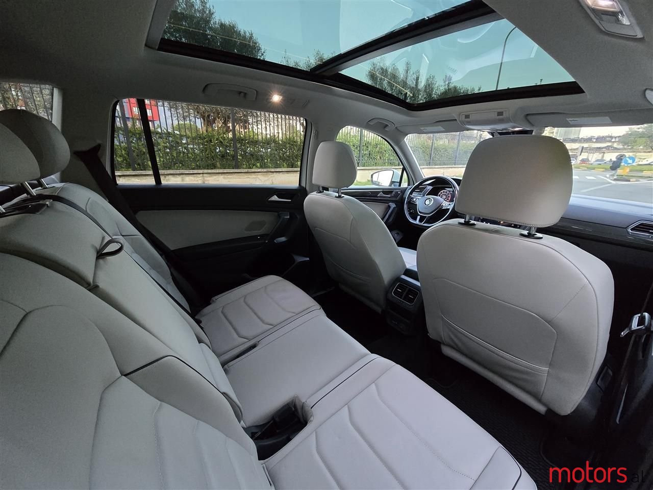 2018' Volkswagen Tiguan photo #6