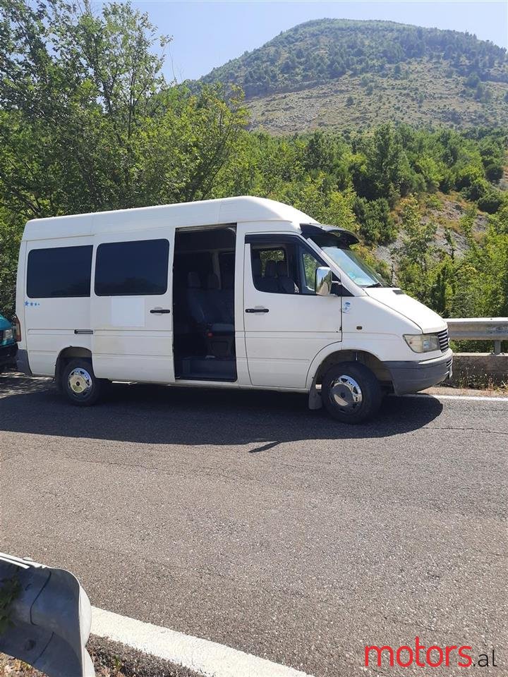 2009' Mercedes-Benz photo #1