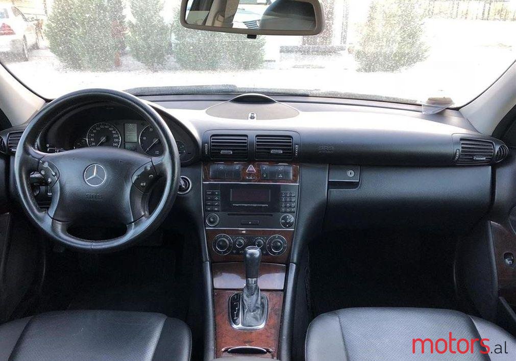 2006' Mercedes-Benz C 220 photo #2