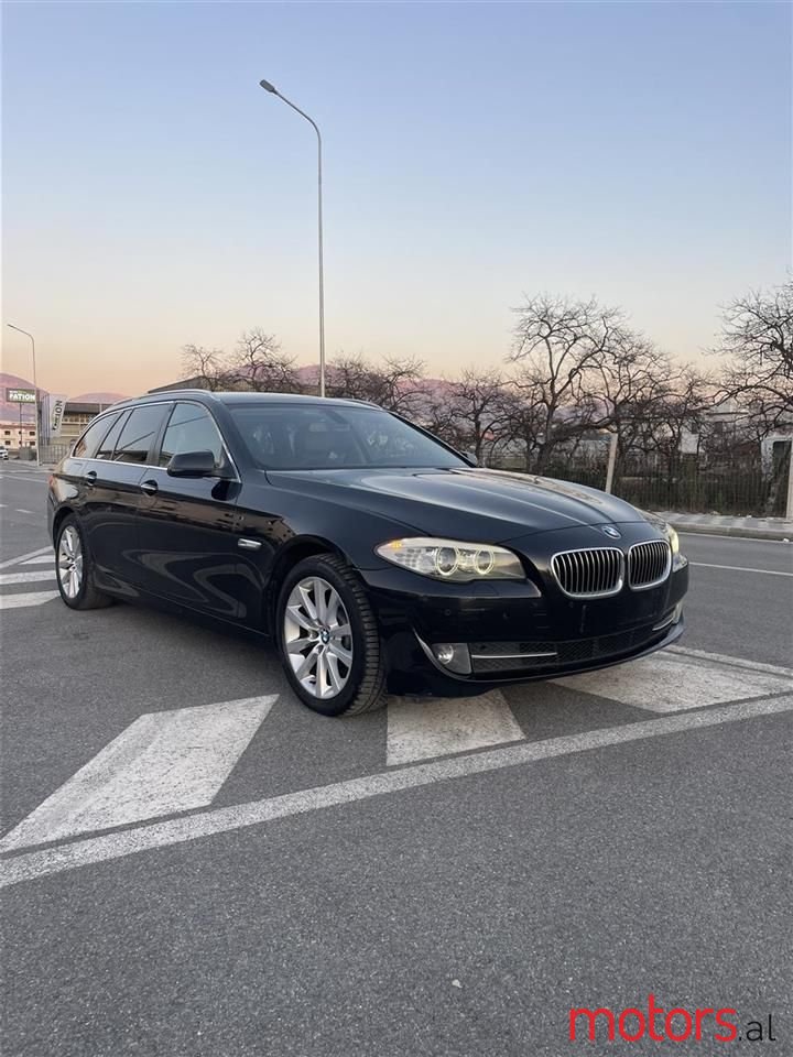 2013' BMW 525 photo #2