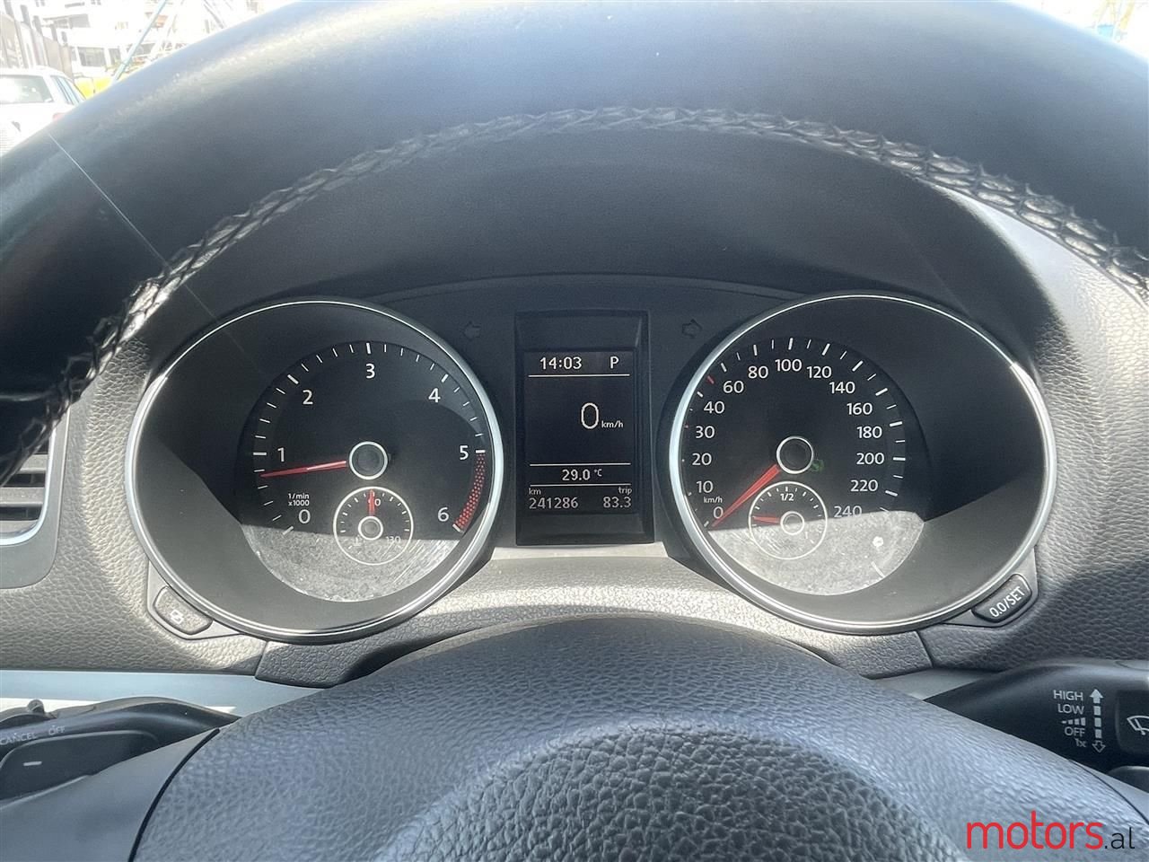 2010' Volkswagen Golf photo #3