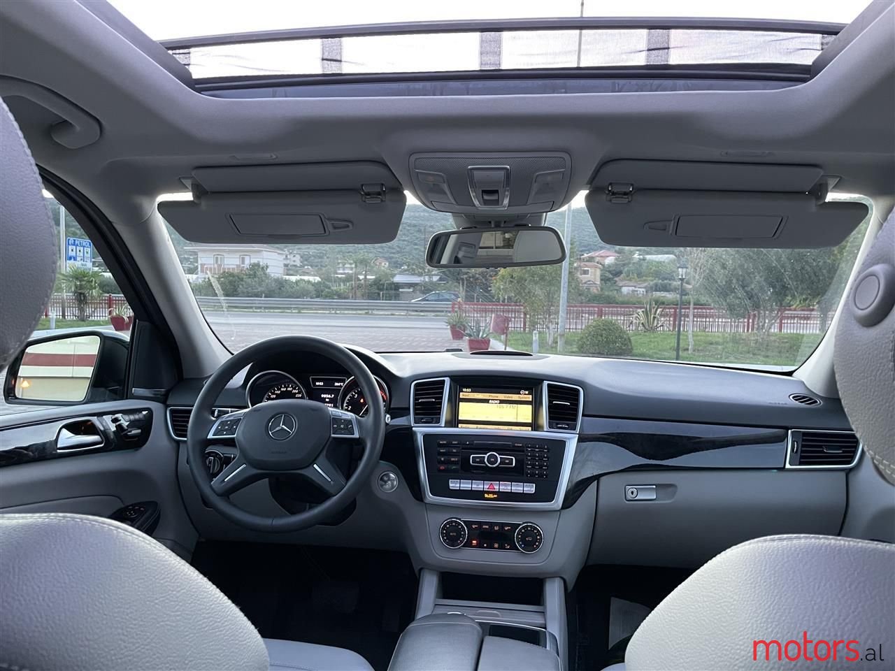 2012' Mercedes-Benz ML 350 photo #3