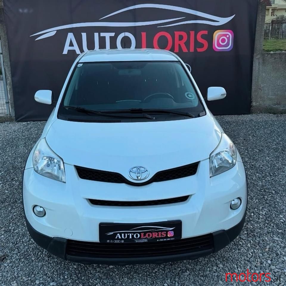 2011' Toyota Urban Cruiser photo #3