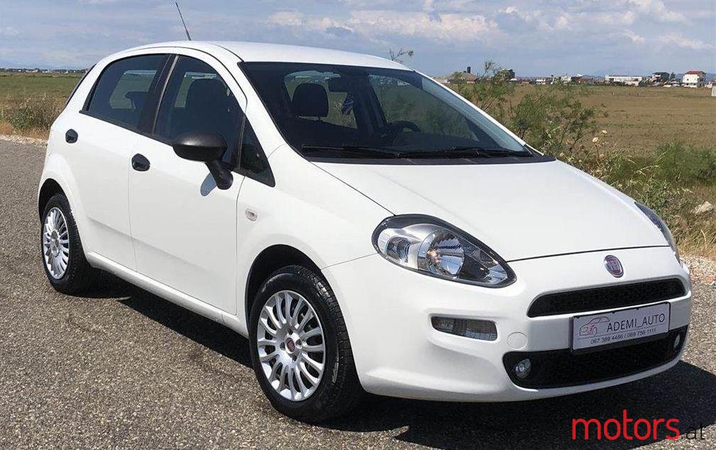 2012' Fiat Punto Evo photo #1
