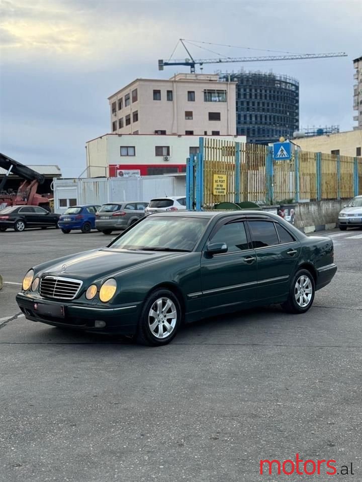 2000' Mercedes-Benz E 270 photo #1