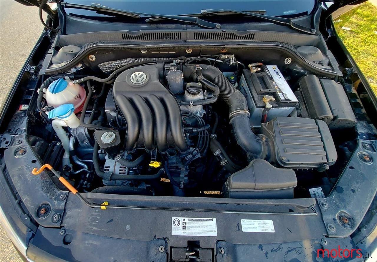 2015' Volkswagen Jetta photo #5