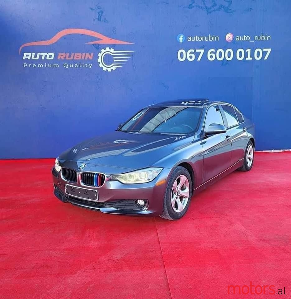 2012' BMW 320 photo #1