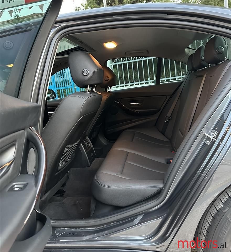 2014' BMW 320 photo #5