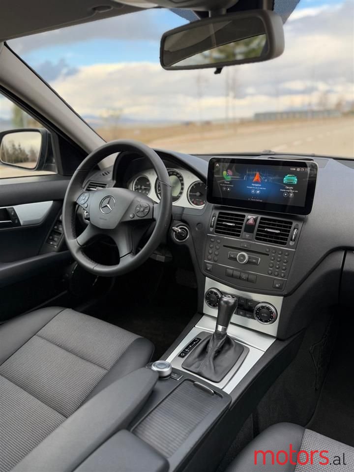 2009' Mercedes-Benz 220 photo #5