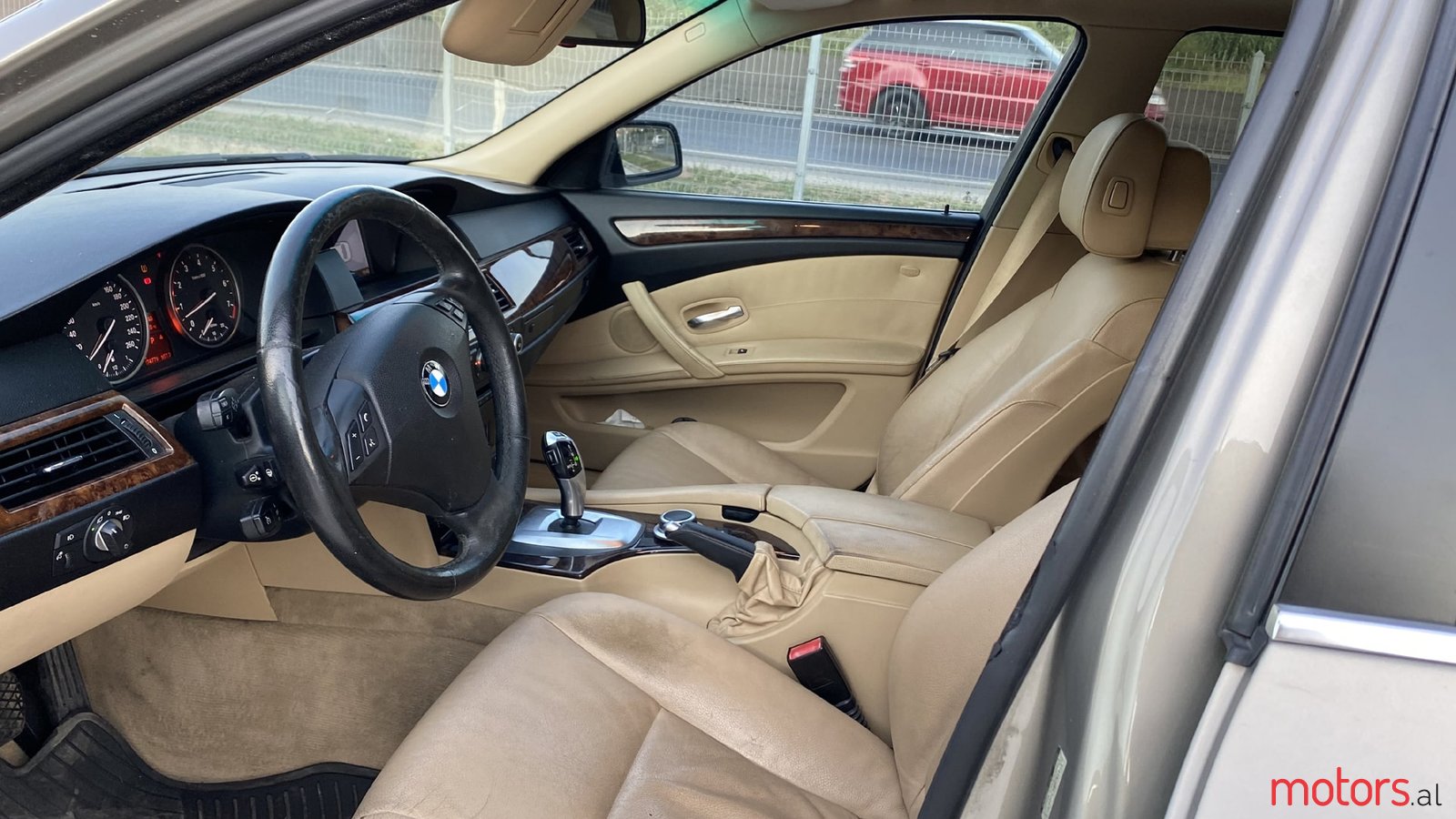 2009' BMW 528 photo #4