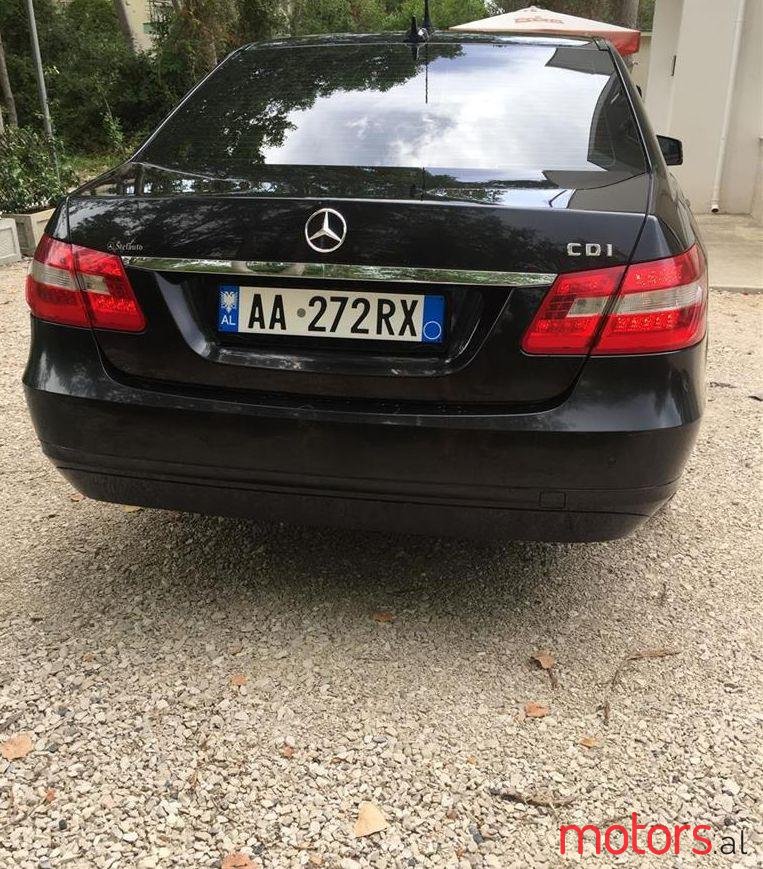 2012' Mercedes-Benz E 200 photo #2