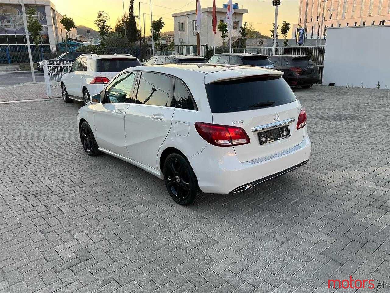 2015' Mercedes-Benz B 180 photo #3