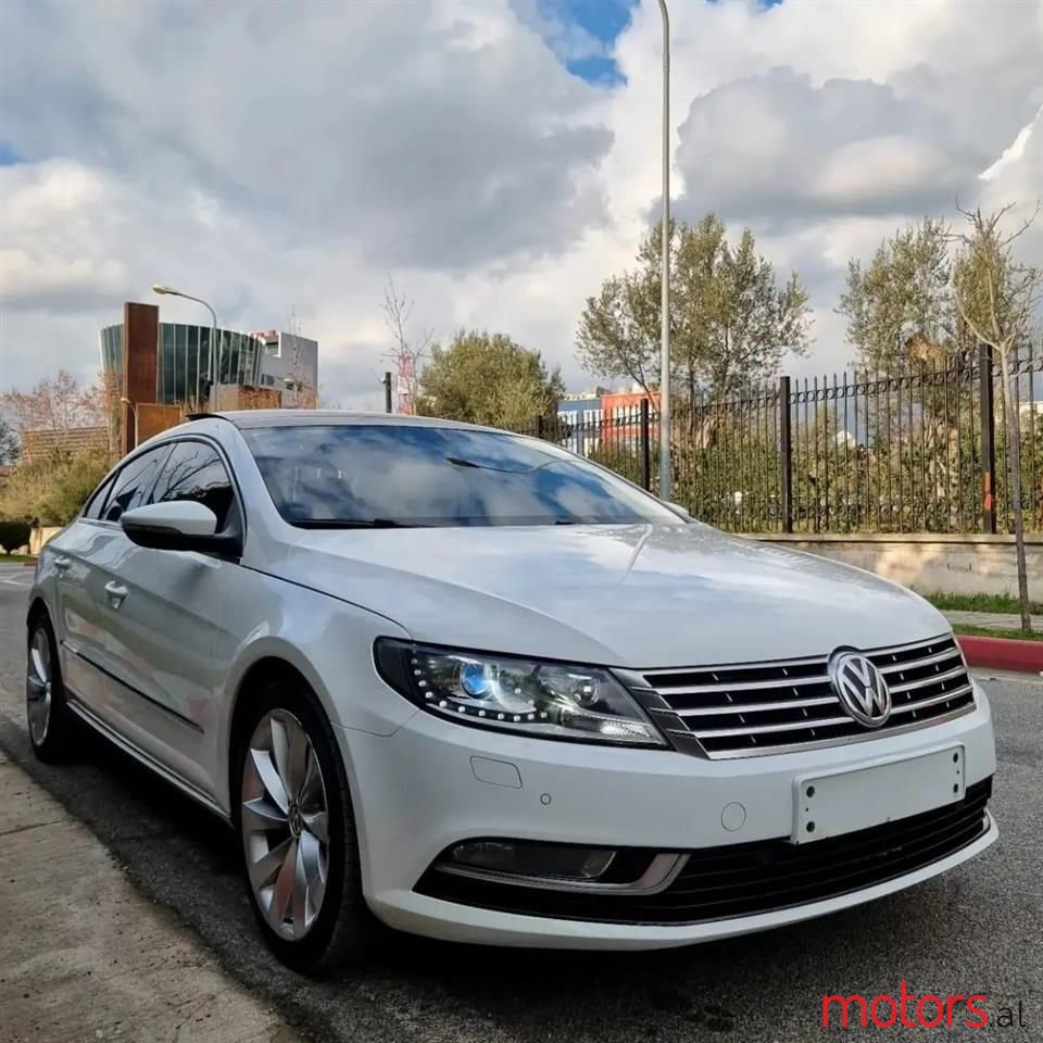 2015' Volkswagen Passat photo #4