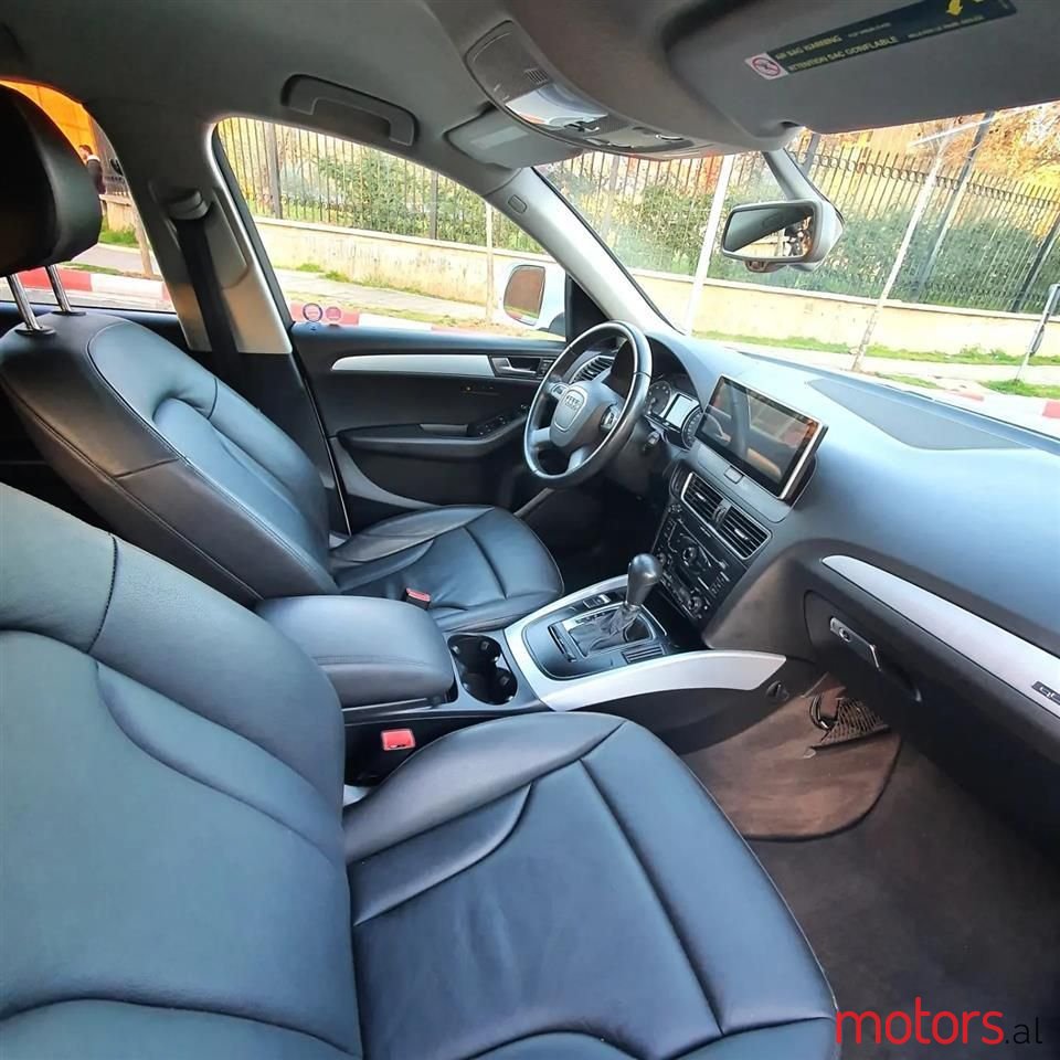 2012' Audi Q5 photo #5