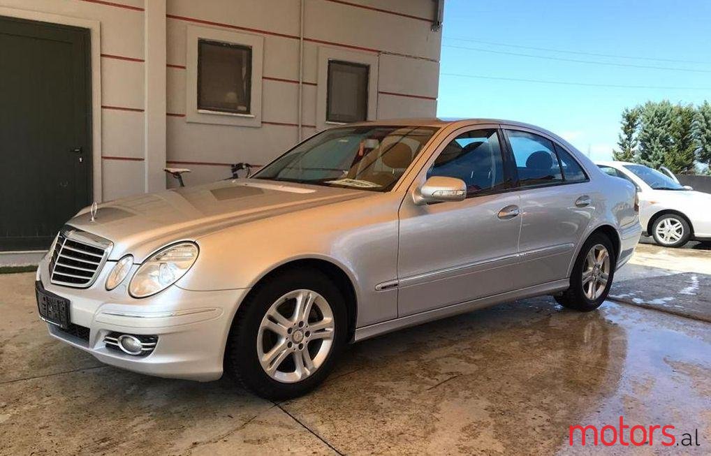 2008' Mercedes-Benz E 220 photo #1