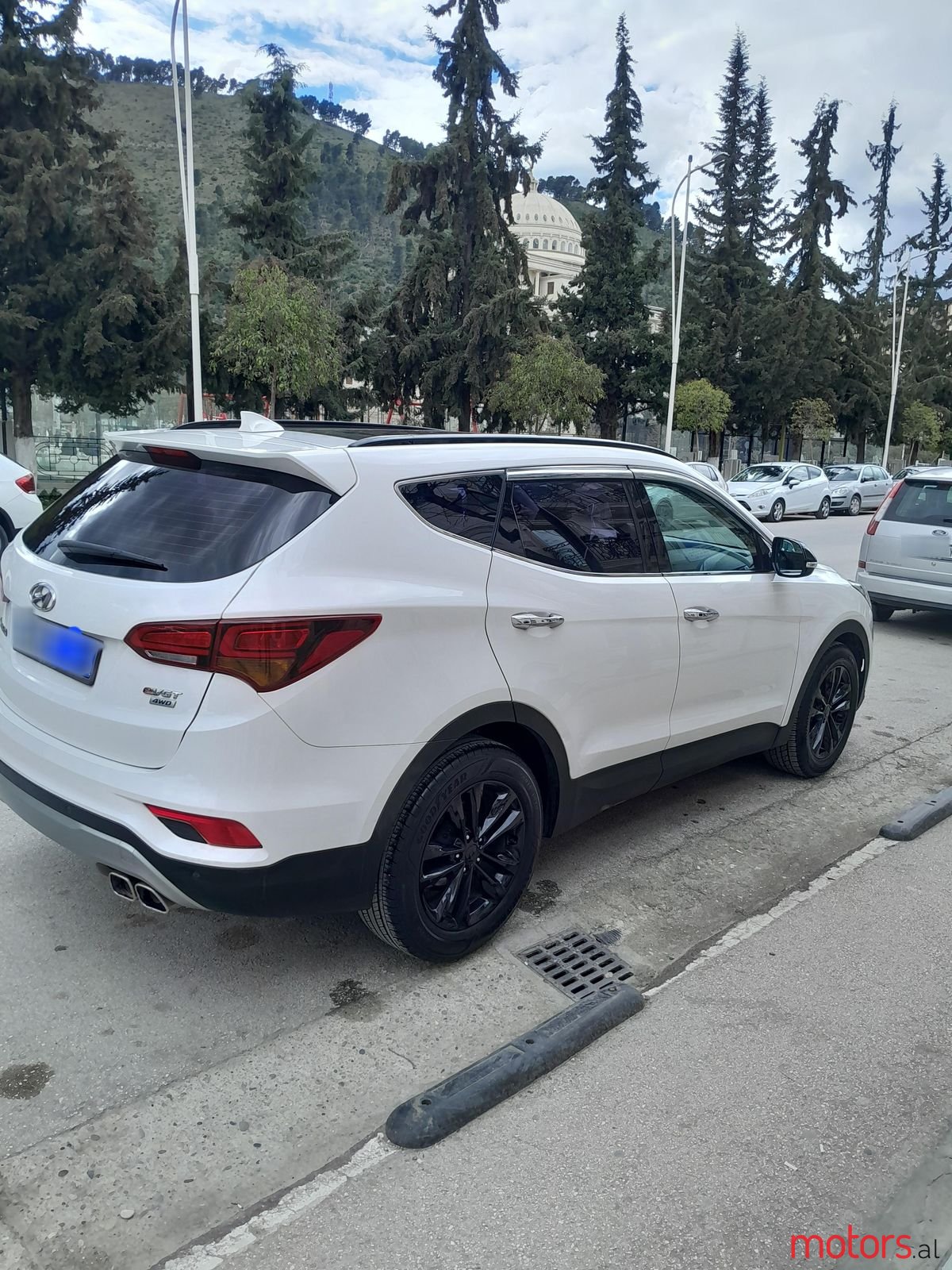 2016' Hyundai Santa Fe photo #5