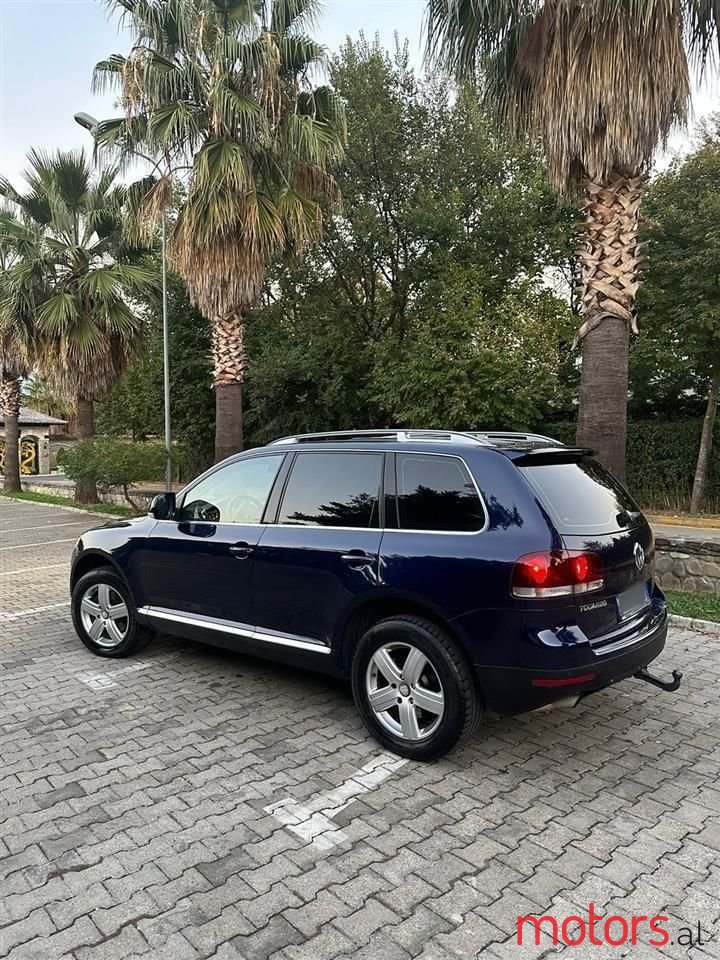 2007' Volkswagen Touareg photo #2