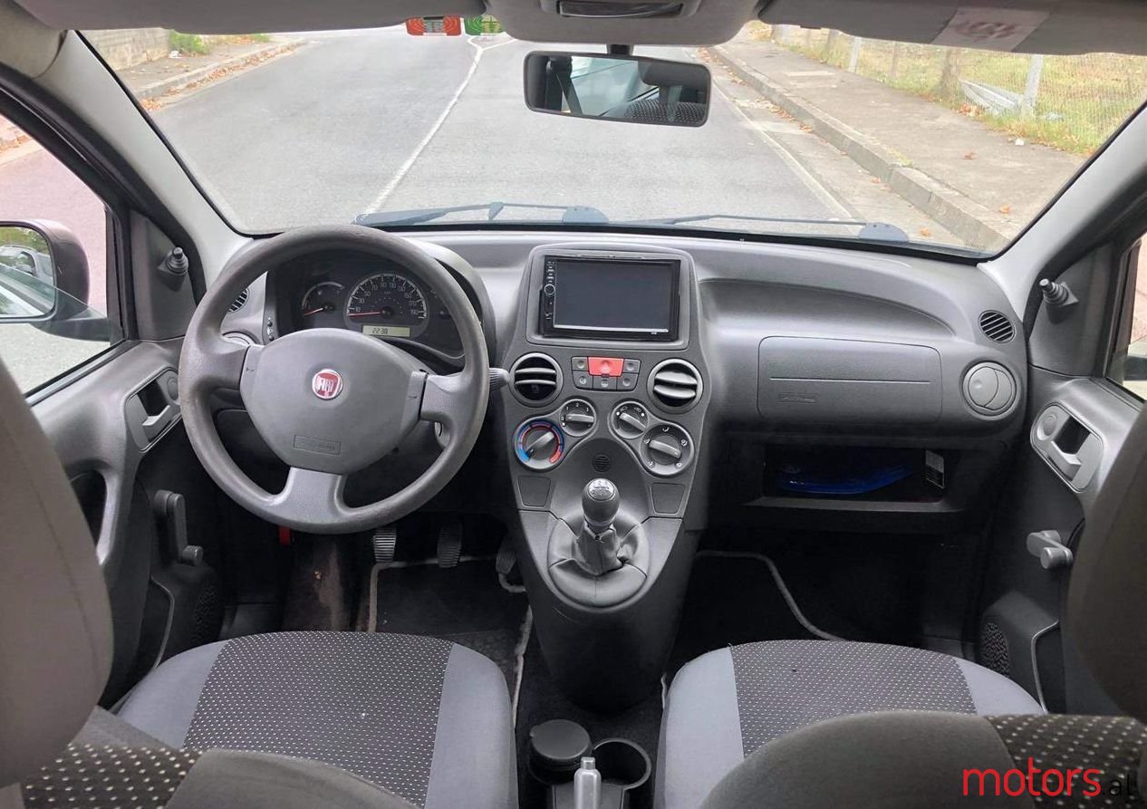 2010' Fiat Panda photo #2