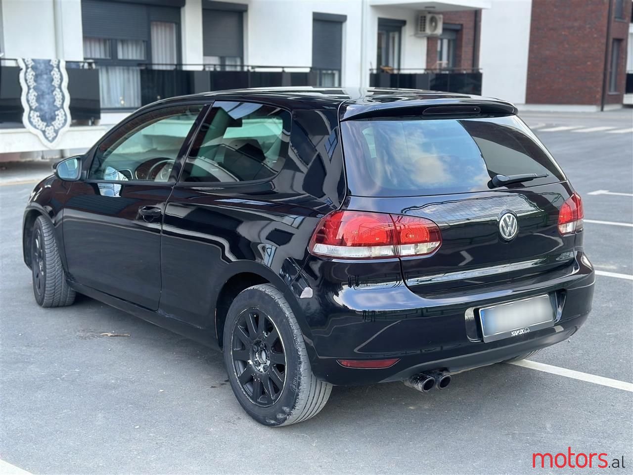 2010' Volkswagen Golf photo #1