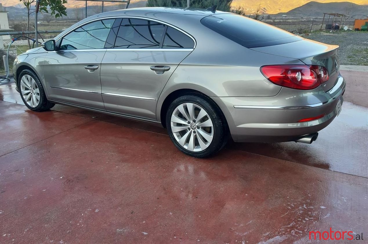 2012' Volkswagen Passat CC photo #1