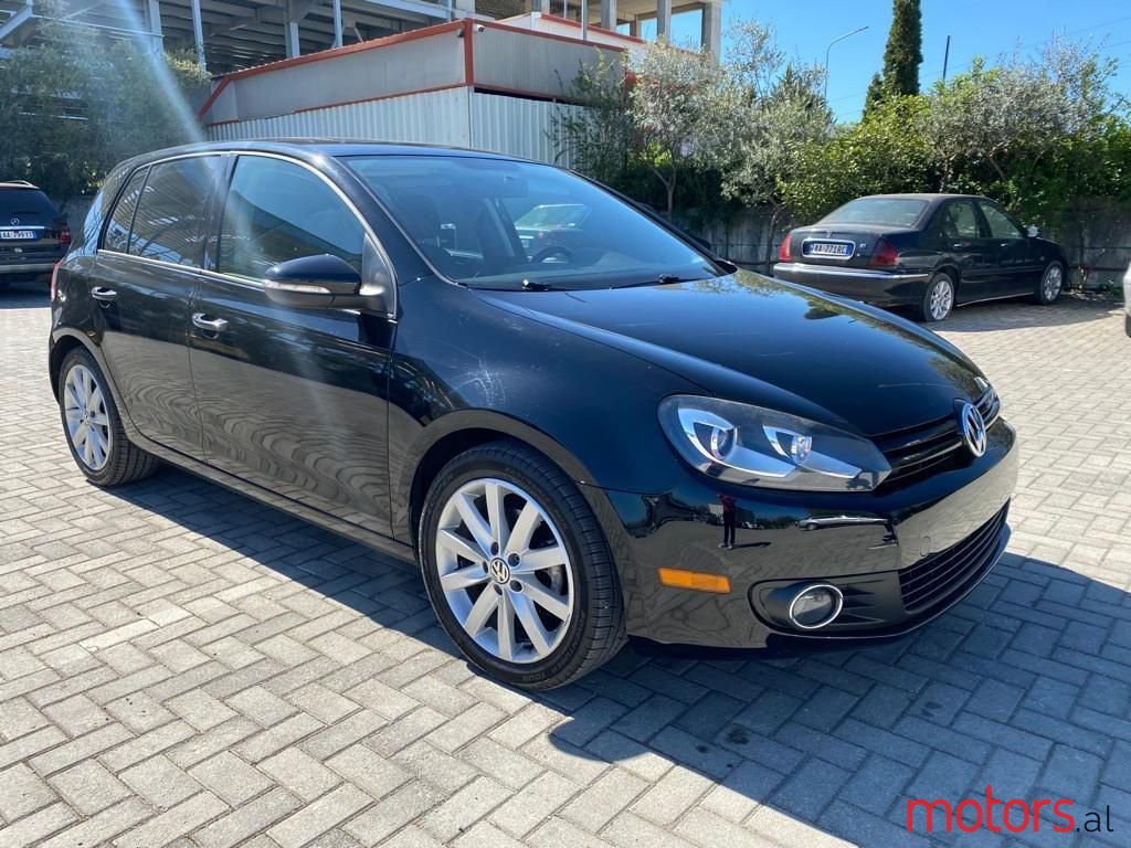 2011' Volkswagen Golf photo #2