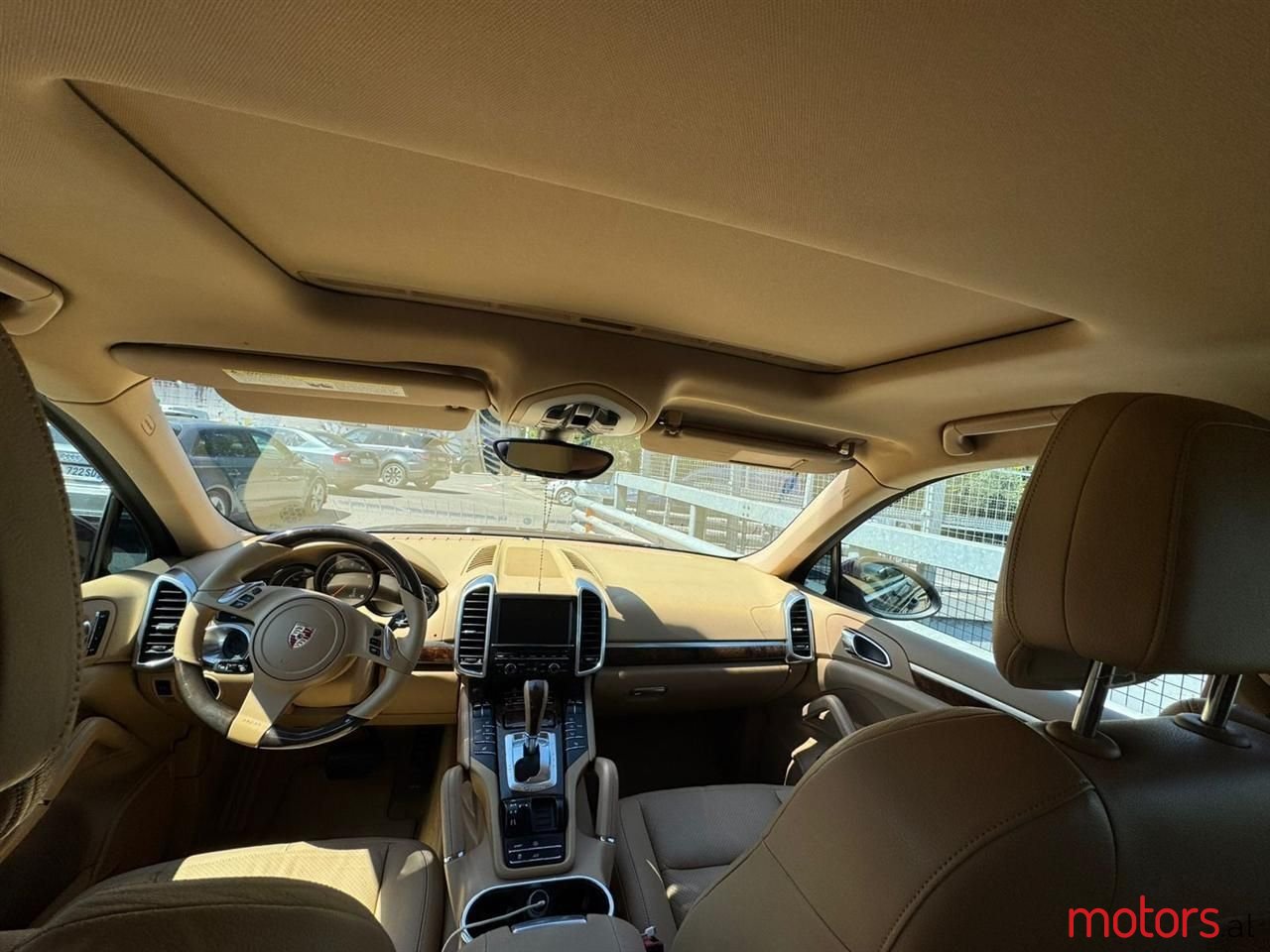 2011' Porsche Cayenne photo #5